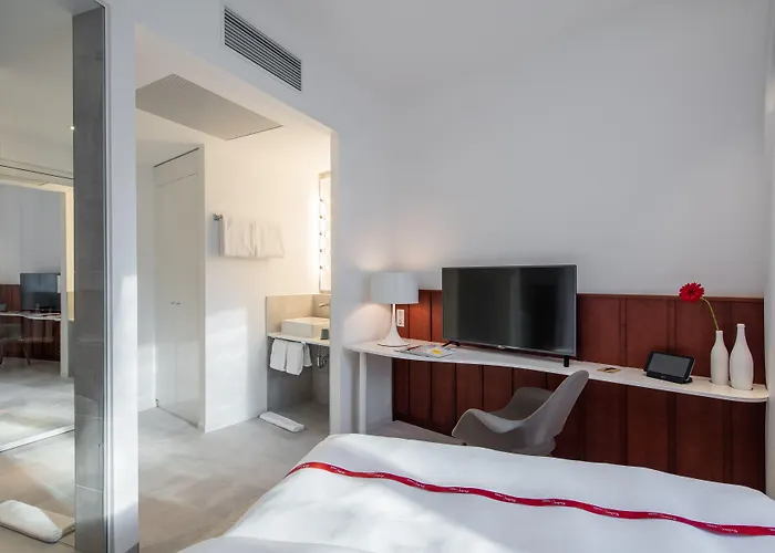 Ruby Marie By Ihg 4*