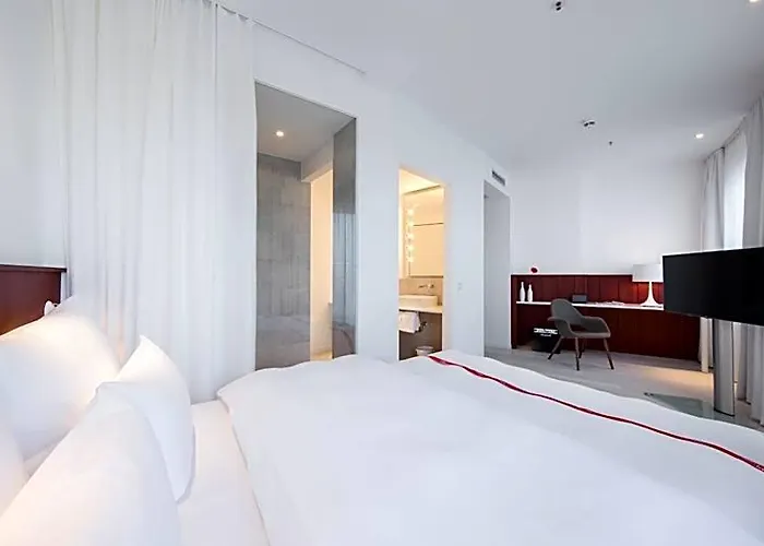 Ruby Marie By Ihg Hotel 4*