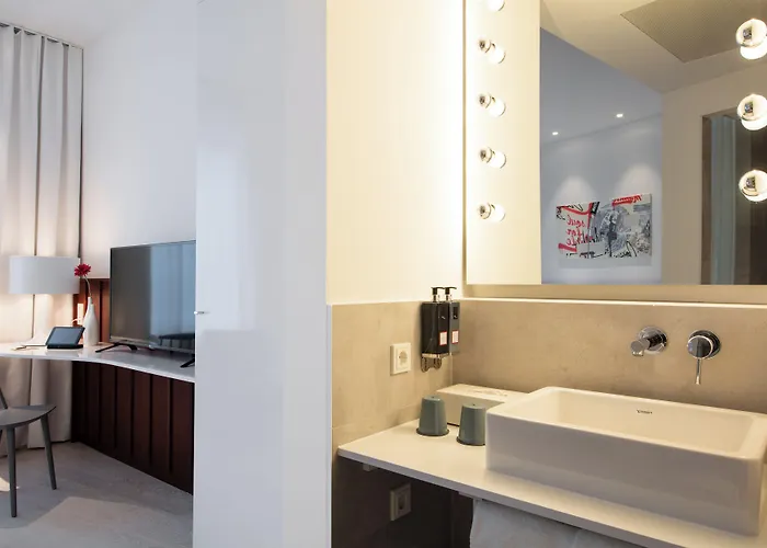 Ruby Marie By Ihg 4*
